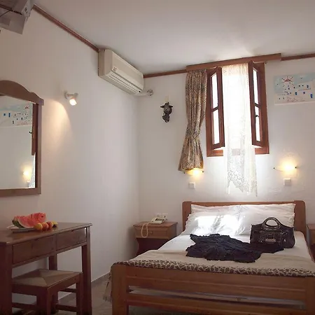 Hotel Smaragdi Perivolos (Santorini)