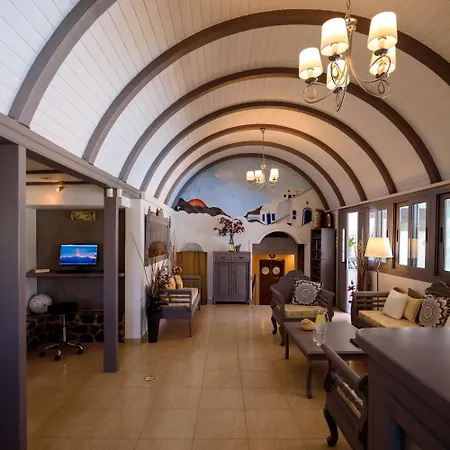 Smaragdi Hotel 3*