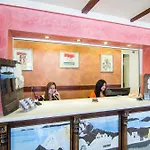 Hotel Smaragdi Perivolos (Santorini)