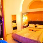 Smaragdi Hotel Perivolos (Santorini)