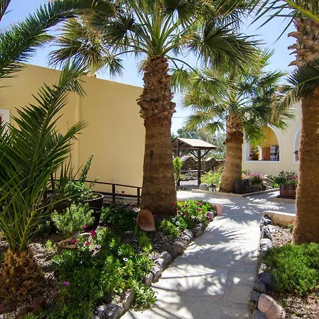 Smaragdi Hotel 3*