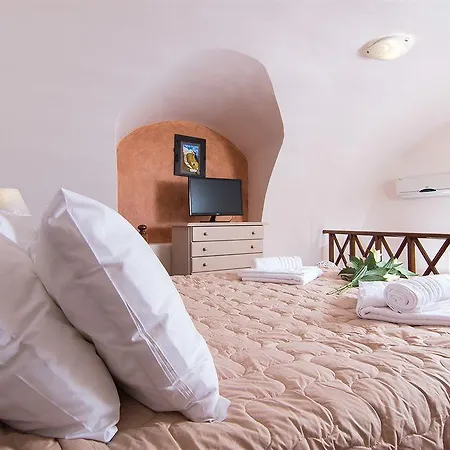 Smaragdi Hotel 3*