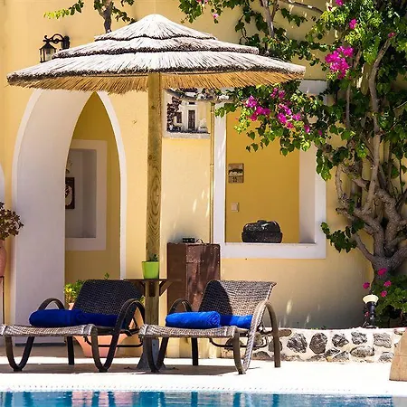 Smaragdi Hotel 3*