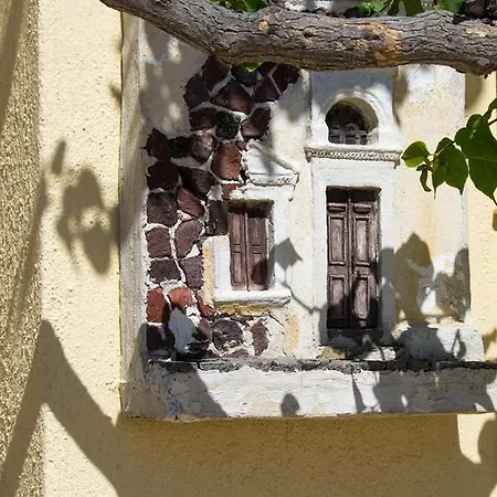 Hotel Smaragdi Perivolos (Santorini)