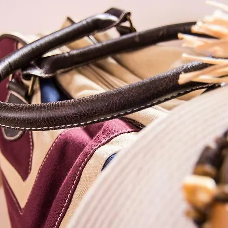 Smaragdi 3* Perivolos (Santorini)