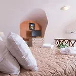 Smaragdi Hotel 3*