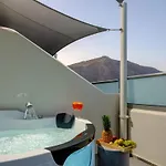 Smaragdi 3* Perivolos (Santorini)