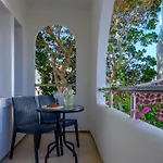 Smaragdi Hotel 3*