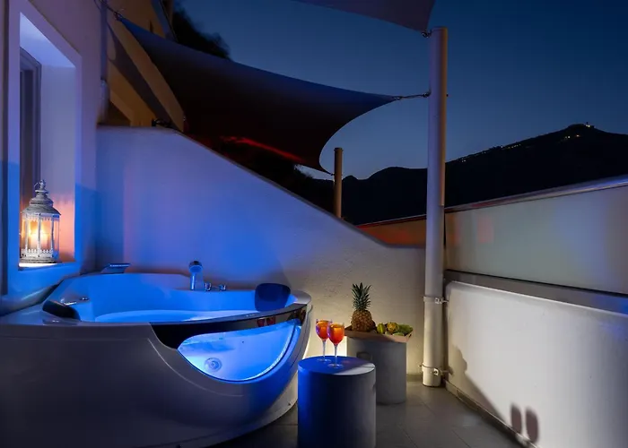 Hotel Smaragdi Perivolos (Santorini)