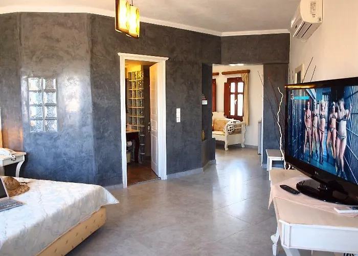 Smaragdi Perivolos (Santorini)